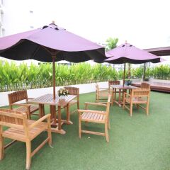 Отель Oakwood Residence Sukhumvit 24 Бангкок