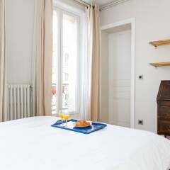 Апартаменты Marais - Francs Bourgeois Apartment комната для гостей фото 2