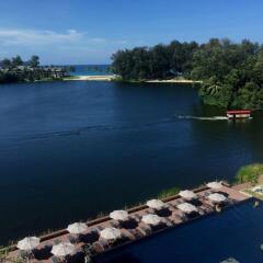 Отель Cassia Phuket бассейн