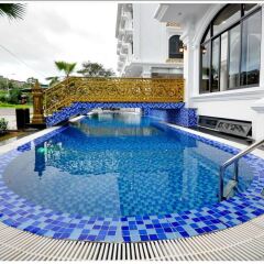 Отель Crown Nguyen Hoang Hotel Вьетнам, Нячанг - отзывы, цены и фото номеров - забронировать отель Crown Nguyen Hoang Hotel онлайн бассейн фото 3