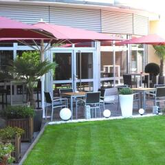PhiLeRo Hotel Köln бассейн