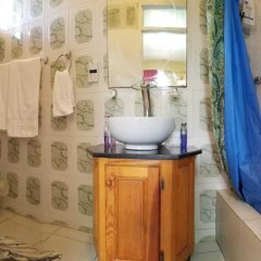 Candy's Palace in Portsmouth, Dominica from 102$, photos, reviews - zenhotels.com bathroom