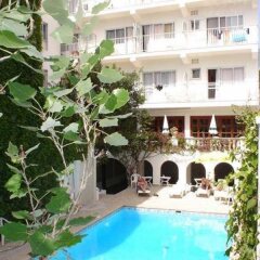 Отель Hostal Cas Bombu бассейн фото 3