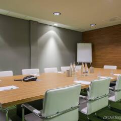 Отель Holiday Inn Express Utrecht - Papendorp