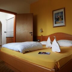 Hotel Finkenhof Сцена сейф в номере