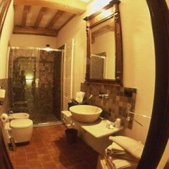 Отель Albergo Ristorante Garibaldi Чистерна-д'Асти ванная