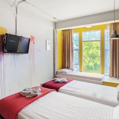 Saladaeng Gallery Hostel By Favstay Бангкок комната для гостей
