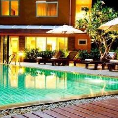 Отель Green Point Resort Бангкок бассейн