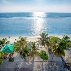 Отель Coral Grand Beach & Spa Мальдивы, Мале - отзывы, цены и фото номеров - забронировать отель Coral Grand Beach & Spa онлайн пляж