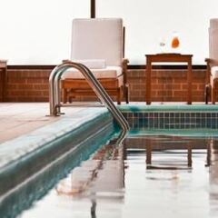 Отель Renaissance Newark Airport Hotel США, Элизабет - отзывы, цены и фото номеров - забронировать отель Renaissance Newark Airport Hotel онлайн бассейн фото 2