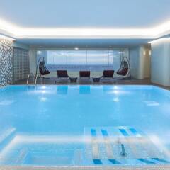 Отель Myriad by SANA Hotels бассейн фото 2