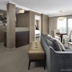 Отель Sheraton Cavalier Calgary Hotel Канада, Калгари - отзывы, цены и фото номеров - забронировать отель Sheraton Cavalier Calgary Hotel онлайн интерьер отеля