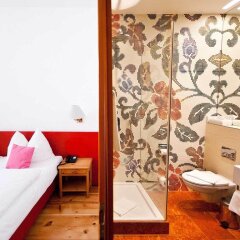 Отель Altstadthotel Wolf Зальцбург комната для гостей фото 2