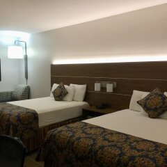 Отель Charter Inn and Suites комната для гостей фото 3