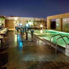 Отель Novotel Suites Mall of the Emirates бассейн