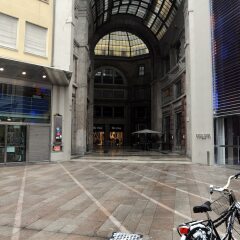 Отель IH Hotels Milano Ambasciatori парковка