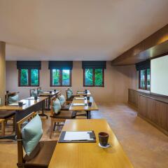 Отель The Naka Island, A Luxury Collection Resort and Spa, Phuket питание