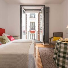 Отель Apartamentos Plaza Santa Ana Мадрид комната для гостей фото 3