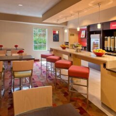 Отель TownePlace Suites Columbus Airport Gahanna США, Гаханна - отзывы, цены и фото номеров - забронировать отель TownePlace Suites Columbus Airport Gahanna онлайн гостиничный бар