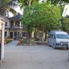 Отель Chitwan Adventure Resort Непал, Саураха - отзывы, цены и фото номеров - забронировать отель Chitwan Adventure Resort онлайн парковка