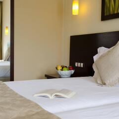 Отель RIU Pravets Golf & SPA Resort сейф в номере
