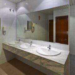 Отель Hesperia Sant Joan Suites ванная фото 2
