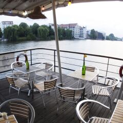 Отель Eastern & Western Comfort Hostelboat гостиничный бар