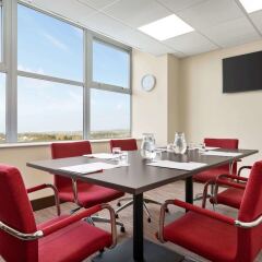 Отель Ramada by Wyndham East Kilbride фото 2