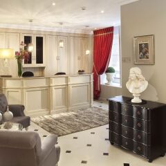 Отель Hôtel des Comédies сауна