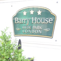 Отель Barry House парковка