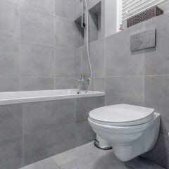 Апартаменты Chill Apartments Bliska Wola ванная фото 2