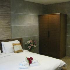 Отель Komol Residence Bangkok Бангкок комната для гостей фото 4