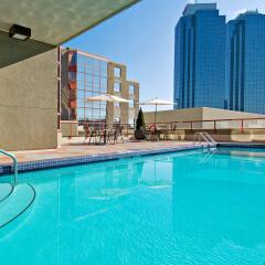 Отель Holiday Inn Express Vancouver-Metrotown (Burnaby) Канада, Бурнаби - отзывы, цены и фото номеров - забронировать отель Holiday Inn Express Vancouver-Metrotown (Burnaby) онлайн бассейн
