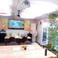 Red Panda Hotel интерьер отеля
