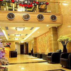 Skylark Hotel интерьер отеля