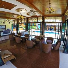 Отель Phi Phi Long Beach Resort & Villa интерьер отеля