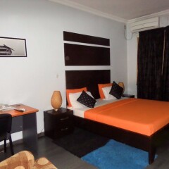 Отель Precinct Comfort Services, Yaba комната для гостей фото 4