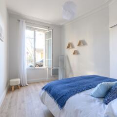 Отель Daumier - New 2 Bdrs Flat near la Seine Париж комната для гостей