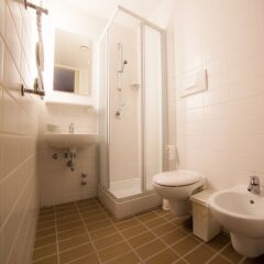 Отель New Generation Hostel Urban Città Studi Италия, Милан - 1 отзыв об отеле, цены и фото номеров - забронировать отель New Generation Hostel Urban Città Studi онлайн ванная фото 4