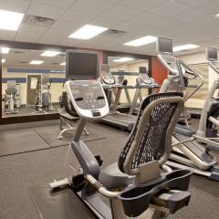 Отель Hampton Inn Ste Minneapolis St Paul Arpt Блумингтон фитнесс-зал