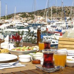 Отель Cesme Marina Konukevi Чешме пляж