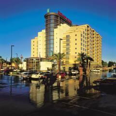 Отель Embassy Suites by Hilton Convention Center Las Vegas США, Лас-Вегас - отзывы, цены и фото номеров - забронировать отель Embassy Suites by Hilton Convention Center Las Vegas онлайн приотельная территория