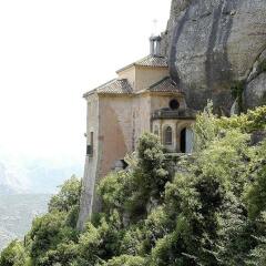 Отель Apartamentos Montserrat Abat Marcet