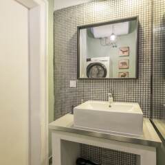 Отель Stylish 2 BR Home in Center of Sofia Болгария, София - отзывы, цены и фото номеров - забронировать отель Stylish 2 BR Home in Center of Sofia онлайн ванная фото 2
