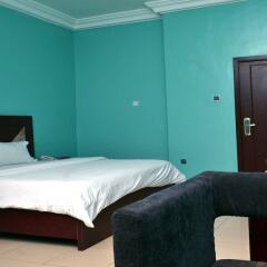Отель Petesville Hotel Calabar Нигерия, Калабар - отзывы, цены и фото номеров - забронировать отель Petesville Hotel Calabar онлайн комната для гостей