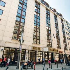 Отель Erzsebet Hotel City Center Венгрия, Будапешт - 6 отзывов об отеле, цены и фото номеров - забронировать отель Erzsebet Hotel City Center онлайн городской автобус
