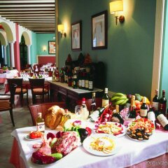 Alcazar De La Reina Hotel питание