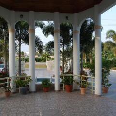 Отель Holiday Haven фото 3
