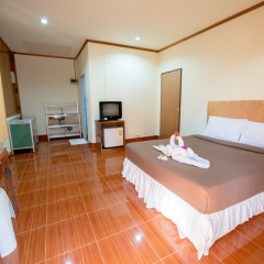 Отель Poonsap Resort Ланта сейф в номере