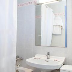 Отель Apartamentos Playa Sol I Испания, Ивиса - отзывы, цены и фото номеров - забронировать отель Apartamentos Playa Sol I онлайн ванная фото 2
